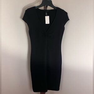 H&M sleeveless V-Neck Fitted Dress NWT 🏷️